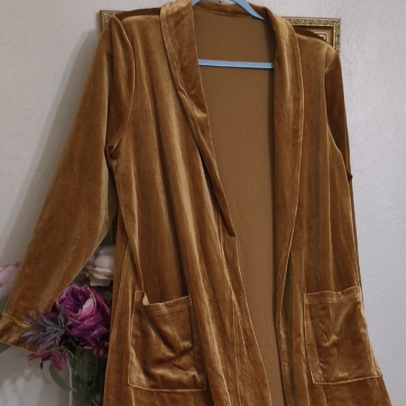 Elegant Tan Longline Coat - Picture 5 of 8